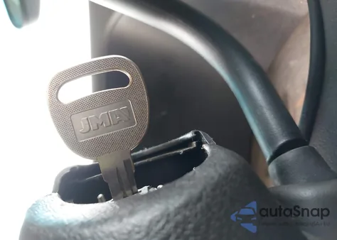 2003 Chevrolet Tahoe Z71 z USA, uszkodzony, nr VIN 1GNEK13ZX3R288925